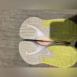 Men’s Nike basketball shoes, new pink laces (good condition) size:7.5